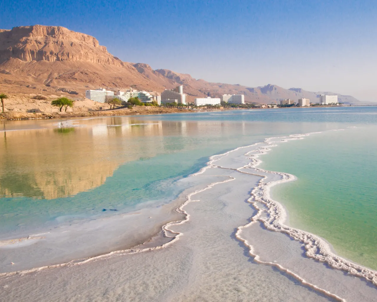 Floating in the Dead Sea – relaxing wellness experience in Jordan